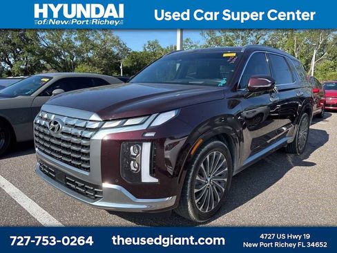 Used 2023 Hyundai Palisade Calligraphy FWD image 1