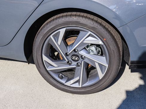 New 2026 Hyundai Elantra Limited FWD image 11