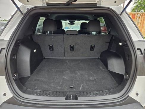Used 2025 GMC Terrain Elevation AWD/4WD image 30