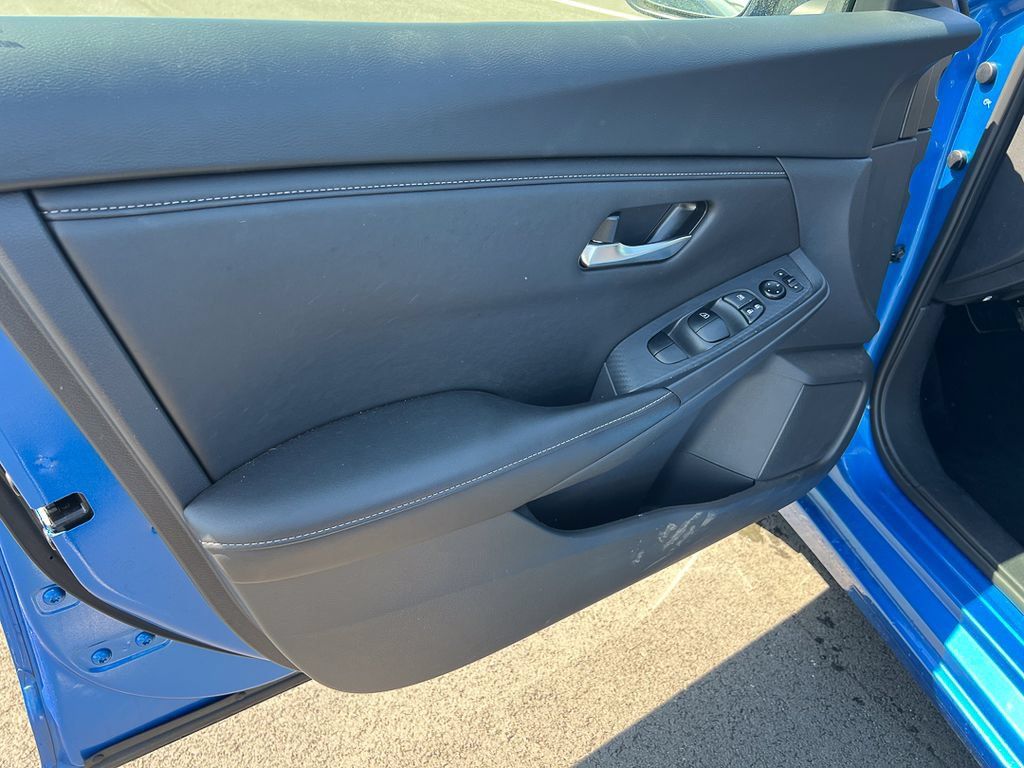 Used 2023 Nissan Sentra SV w/ All-Weather Package FWD image 9
