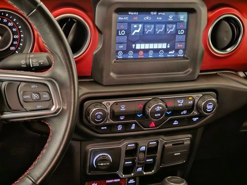Used 2020 Jeep Gladiator Rubicon AWD/4WD image 9