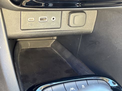 Used 2022 Buick Encore GX Select image 33