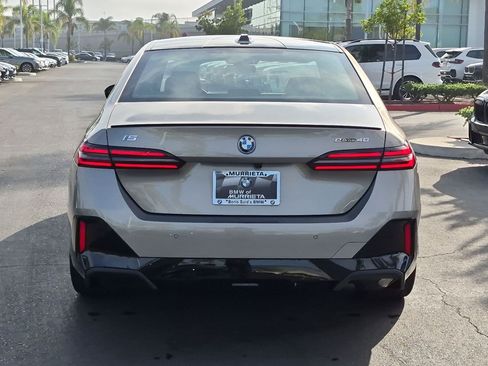 Used 2024 BMW i5 eDrive40i w/ M Sport Package RWD image 9