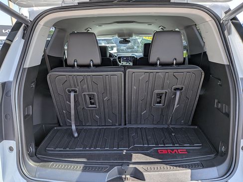 Certified 2023 GMC Acadia SLT w/ LPO, Floor Liner Package FWD image 12
