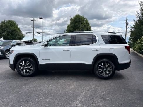 Used 2023 GMC Acadia SLE w/ Driver Convenience Package FWD image 2