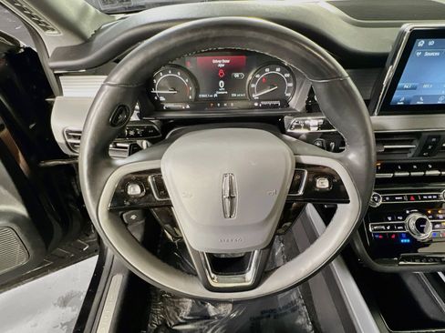 Used 2021 Lincoln Corsair AWD w/ Premium Package image 11