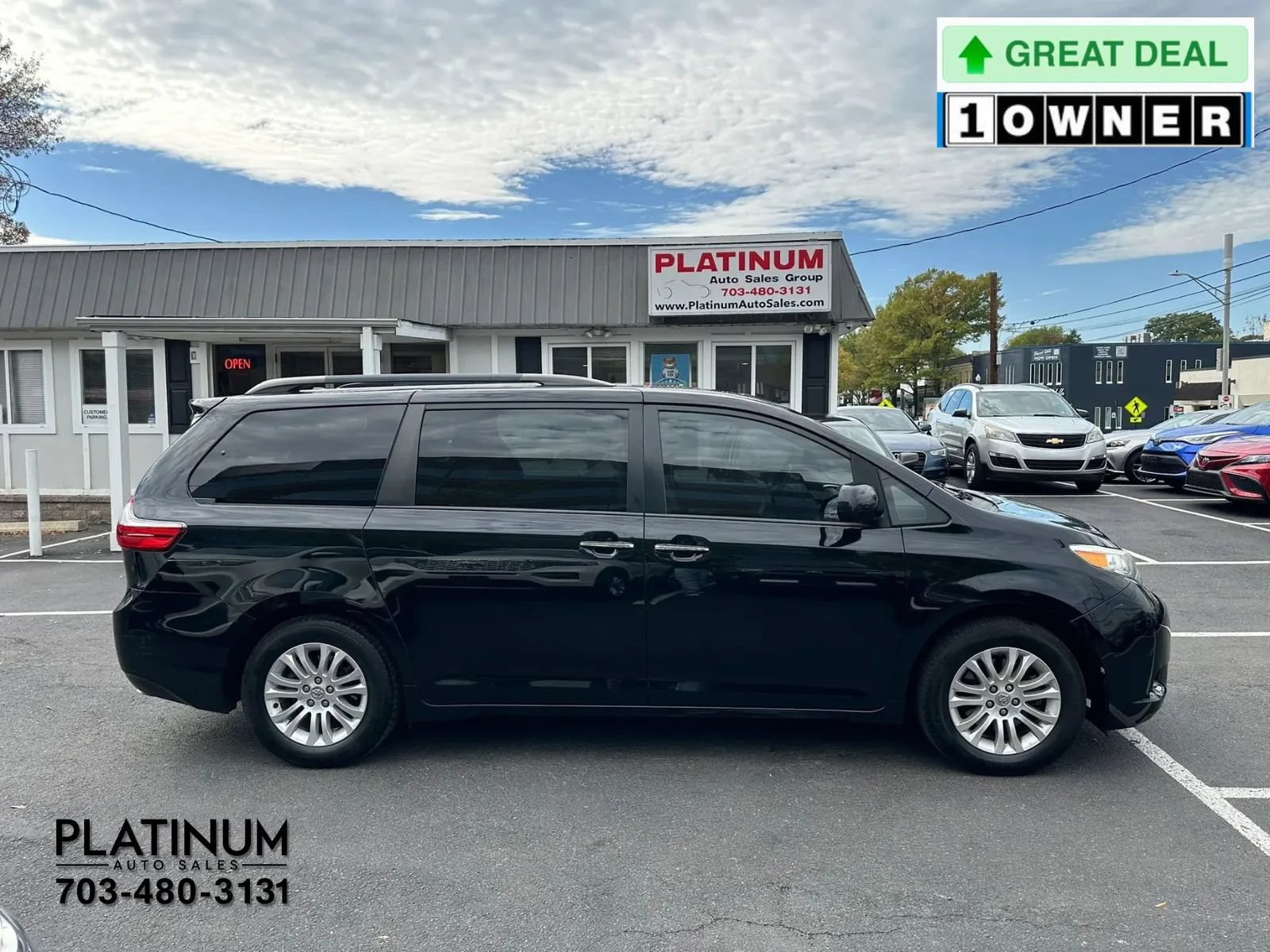 Used 2015 Toyota Sienna XLE Premium FWD image 2