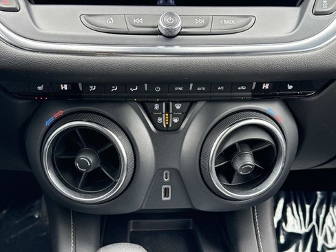 Used 2023 Chevrolet Blazer LT w/ Convenience Package image 5