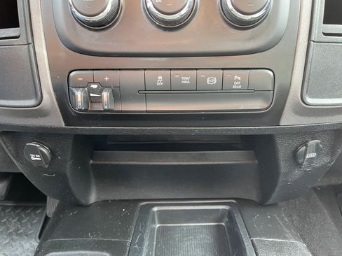 Used 2018 RAM 2500 Tradesman w/ Chrome Appearance Group AWD/4WD image 33