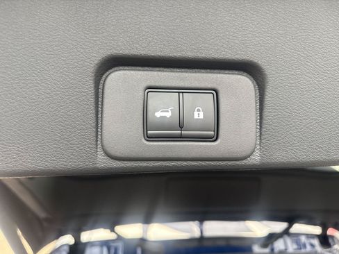 Used 2026 Nissan Rogue Platinum w/ Platinum Premium Package AWD/4WD image 12