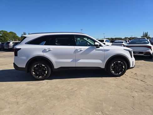 New 2026 Kia Sorento S w/ S Panoramic Sunroof Package FWD image 9