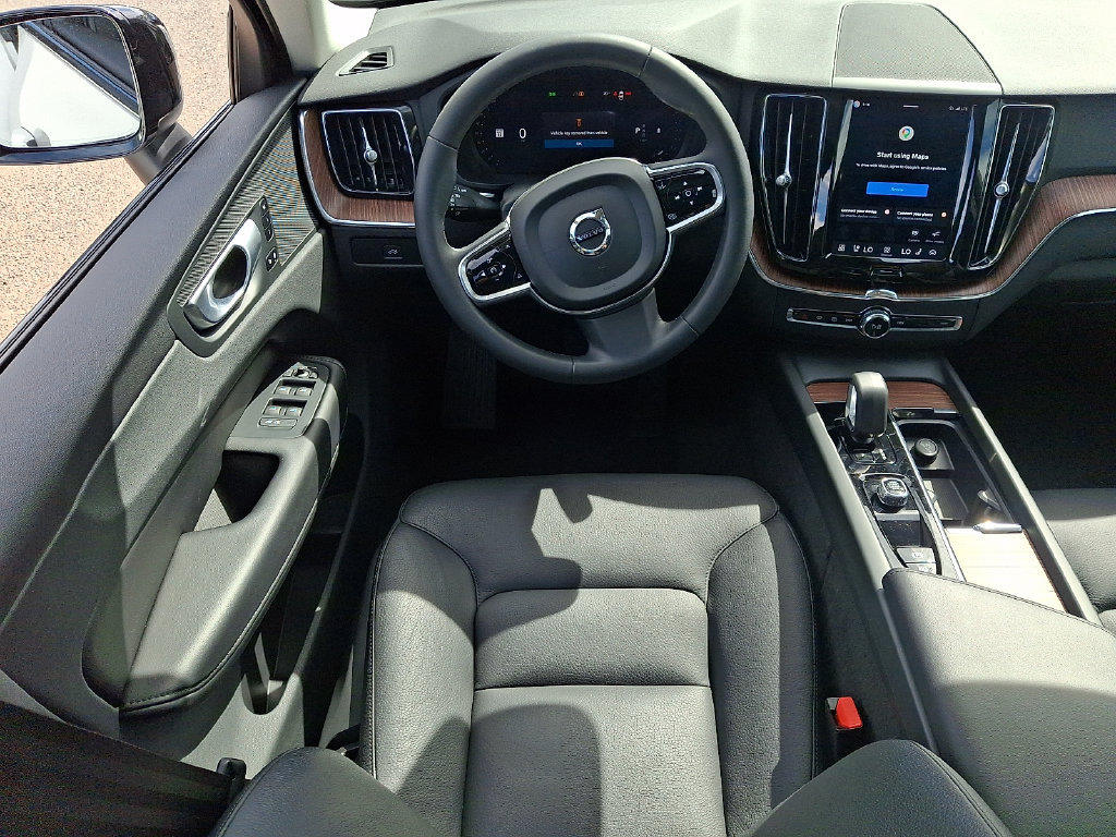 Used 2024 Volvo XC60 B5 Plus w/ Protection Package Premier AWD/4WD image 11