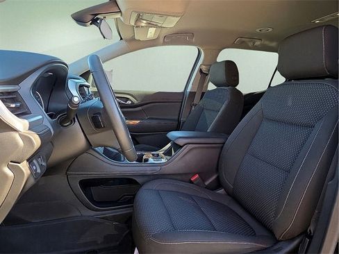 Certified 2023 GMC Acadia SLE w/ Driver Convenience Package image 17