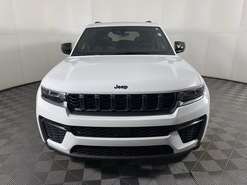 New 2026 Jeep Grand Cherokee Limited image 12