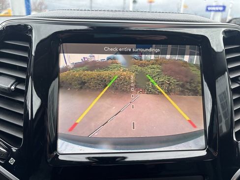 Used 2019 Jeep Cherokee Limited image 23