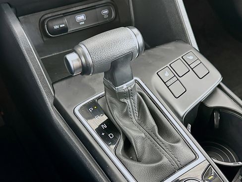 Used 2025 Kia Sportage LX image 23