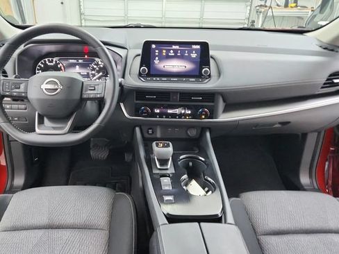 Used 2026 Nissan Rogue SV FWD image 25
