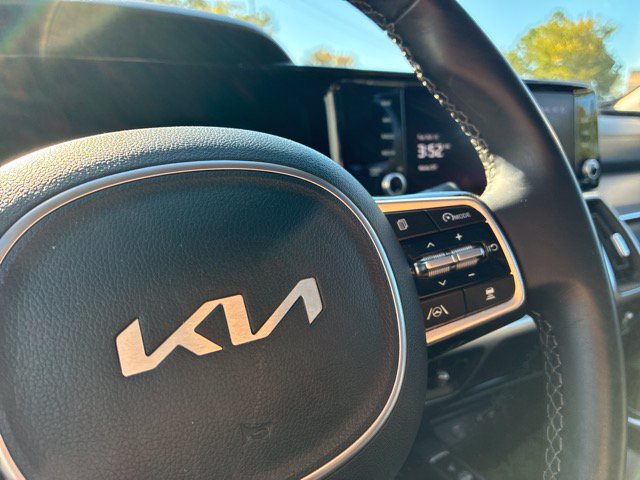 Used 2023 Kia Sorento EX w/ Panoramic Sunroof Package FWD image 28