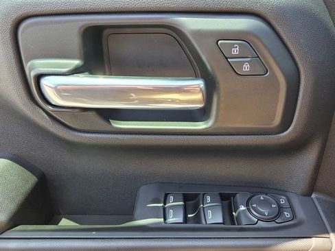 Used 2025 Chevrolet Silverado 1500 Custom Trail Boss AWD/4WD image 23