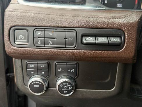 Used 2021 GMC Yukon XL Denali image 46