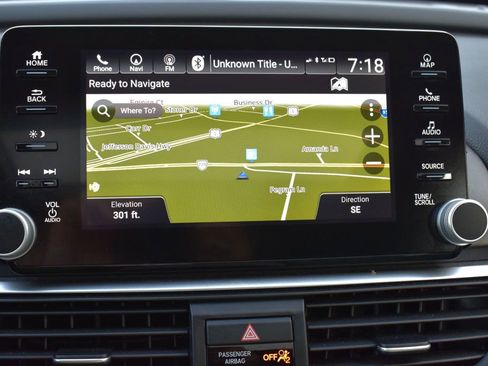 Used 2018 Honda Accord Touring image 32