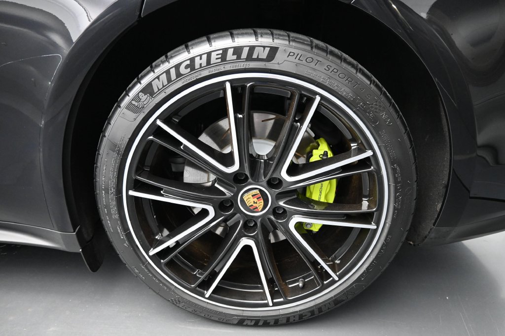 Certified 2023 Porsche Panamera 4 Platinum Edition AWD/4WD image 10