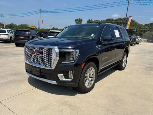 Used 2021 GMC Yukon Denali w/ Advanced Technology Package AWD/4WD image 2