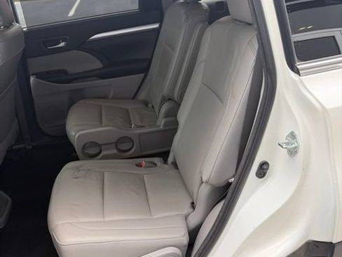 Used 2018 Toyota Highlander XLE FWD image 7