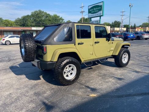 Used 2013 Jeep Wrangler Unlimited Sahara AWD/4WD image 5