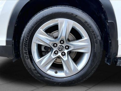 Used 2016 Toyota Highlander Limited Platinum FWD image 10