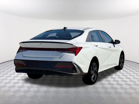 New 2026 Hyundai Elantra SEL Sport Premium FWD image 7