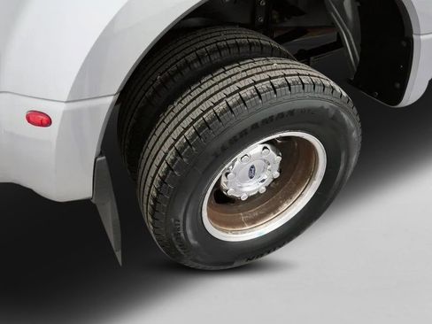 Used 2021 Ford F350 Lariat w/ Lariat Value Package image 17