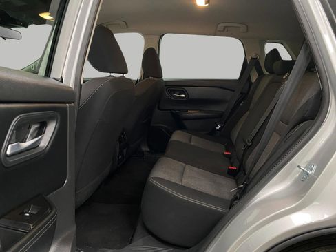 Certified 2025 Nissan Rogue SV image 28