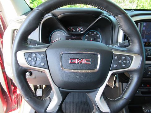 Used 2020 GMC Canyon Denali image 22