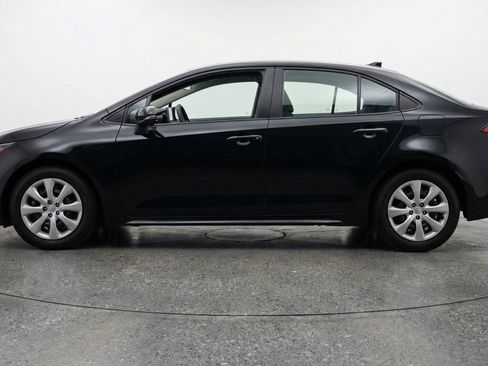 Used 2025 Toyota Corolla LE FWD image 5