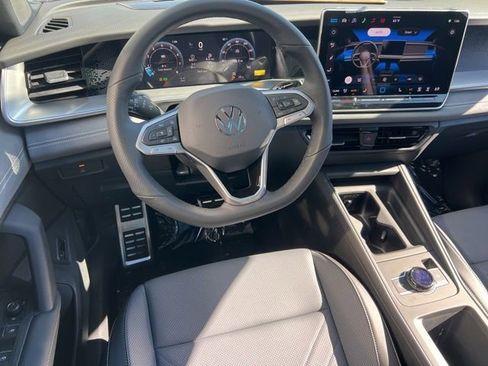 New 2026 Volkswagen Tiguan SE R-Line image 32