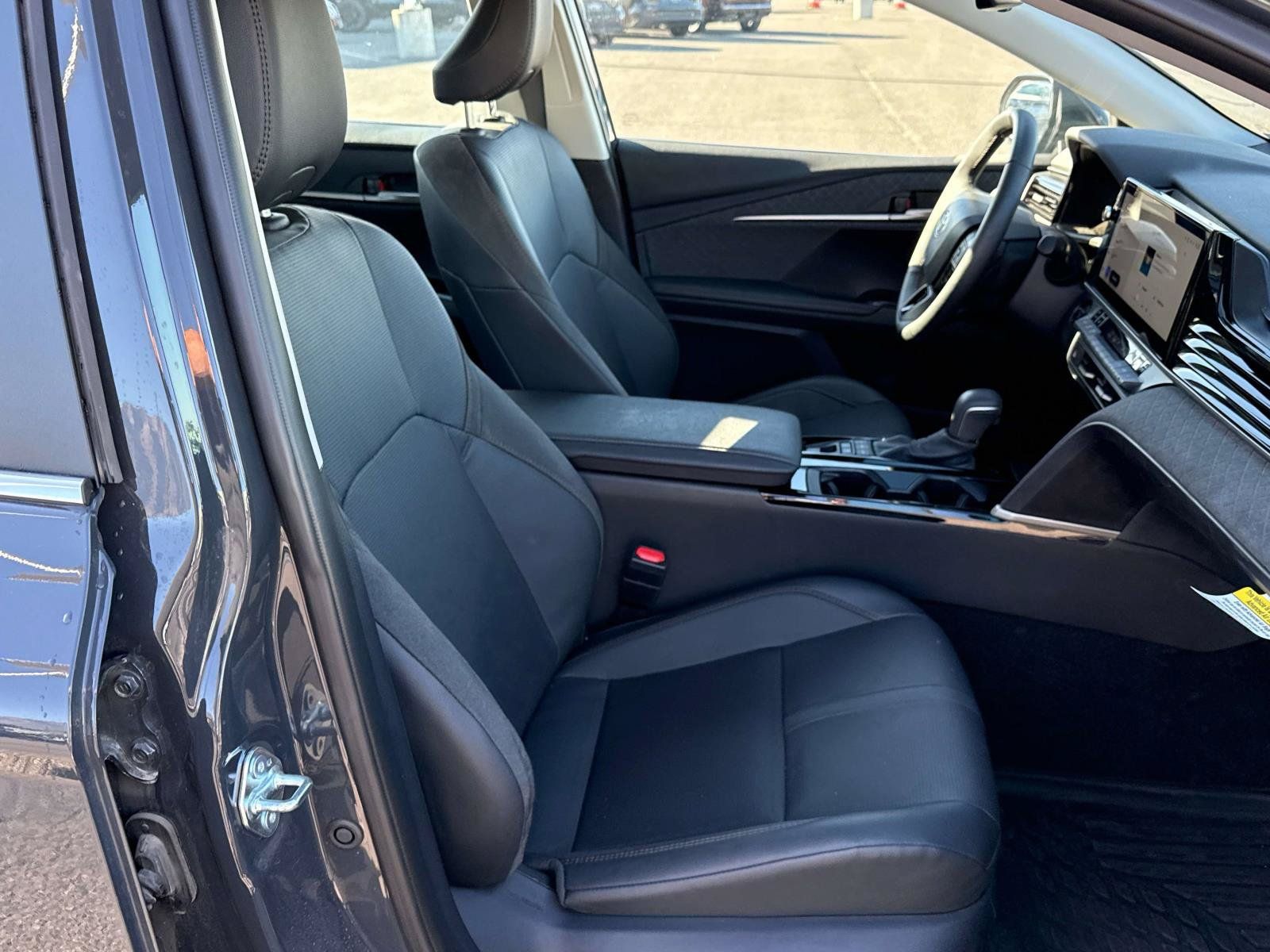 Used 2026 Toyota Camry XLE AWD/4WD image 16