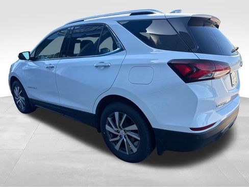 Used 2023 Chevrolet Equinox Premier AWD/4WD image 3
