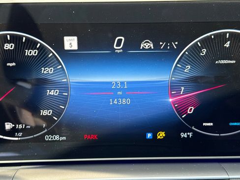 Used 2025 Mercedes-Benz GLS 580 4MATIC image 31