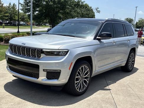 Used 2024 Jeep Grand Cherokee L Summit AWD/4WD image 11