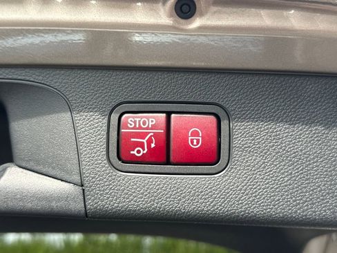 Certified 2022 Mercedes-Benz GLC 300 w/ Premium Package Lite image 30