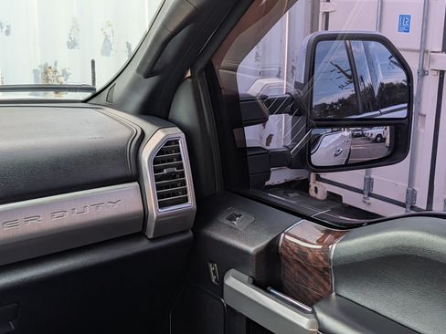 Used 2017 Ford F250 Platinum w/ Platinum Ultimate Package AWD/4WD image 18