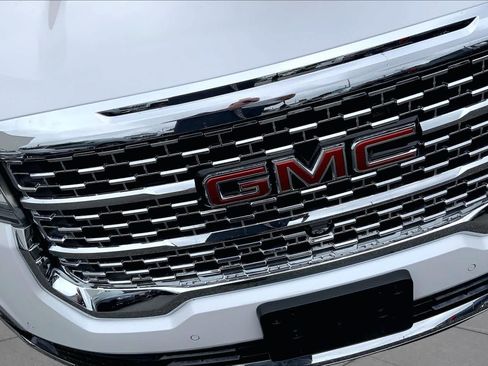 Used 2023 GMC Acadia Denali w/ Denali Technology Package AWD/4WD image 32