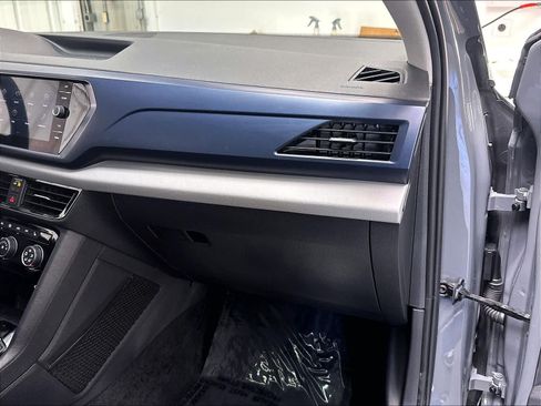 Used 2023 Volkswagen Taos SE w/ Panoramic Sunroof Package FWD image 29