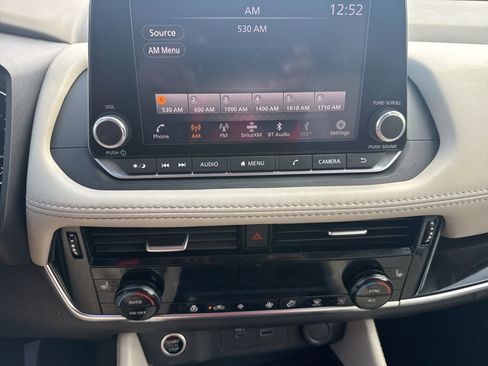 Used 2023 Nissan Rogue SL image 14