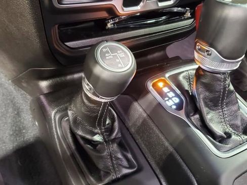 Used 2024 Jeep Wrangler Unlimited Sahara image 30