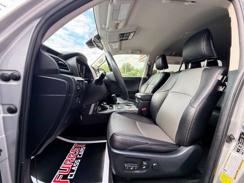 Used 2022 Toyota 4Runner SR5 Premium AWD/4WD image 21