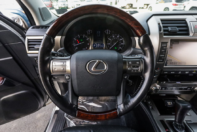 Used 2016 Lexus GX 460 w/ Premium Package AWD/4WD image 25