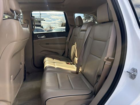 Used 2016 Jeep Grand Cherokee Overland AWD/4WD image 16