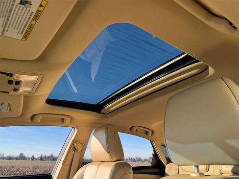 Used 2013 Toyota Avalon Limited image 21